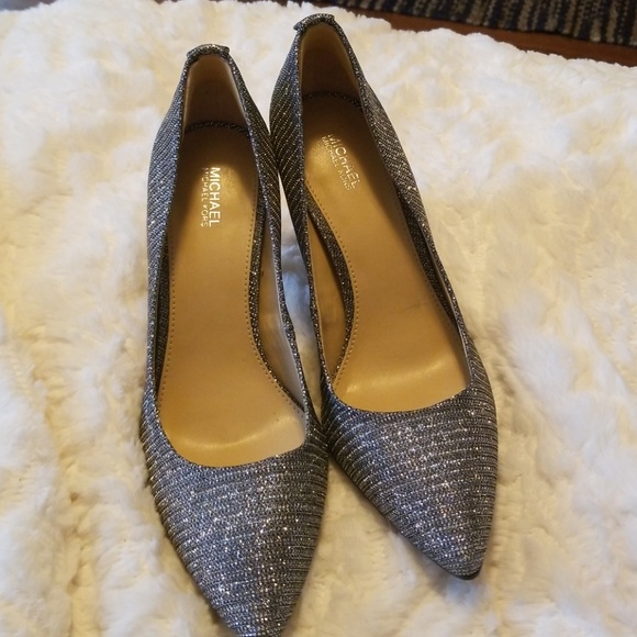 michael kors claire chain mesh pump